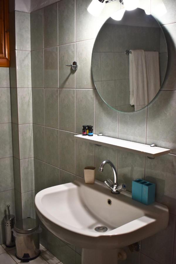 Lila'S Guest House Mikros Prinos Екстериор снимка