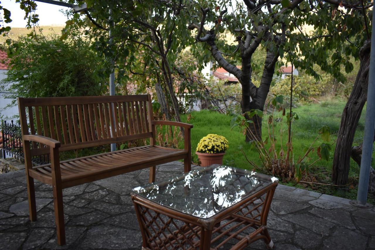 Lila'S Guest House Mikros Prinos Екстериор снимка