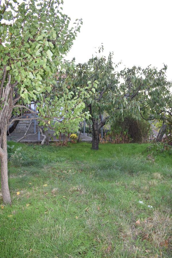 Lila'S Guest House Mikros Prinos Екстериор снимка