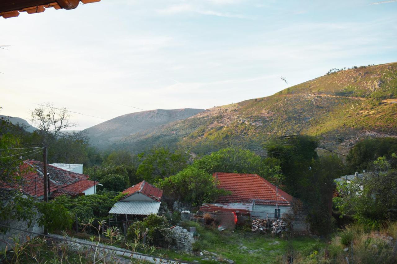 Lila'S Guest House Mikros Prinos Екстериор снимка