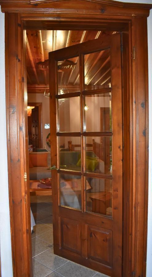 Lila'S Guest House Mikros Prinos Екстериор снимка