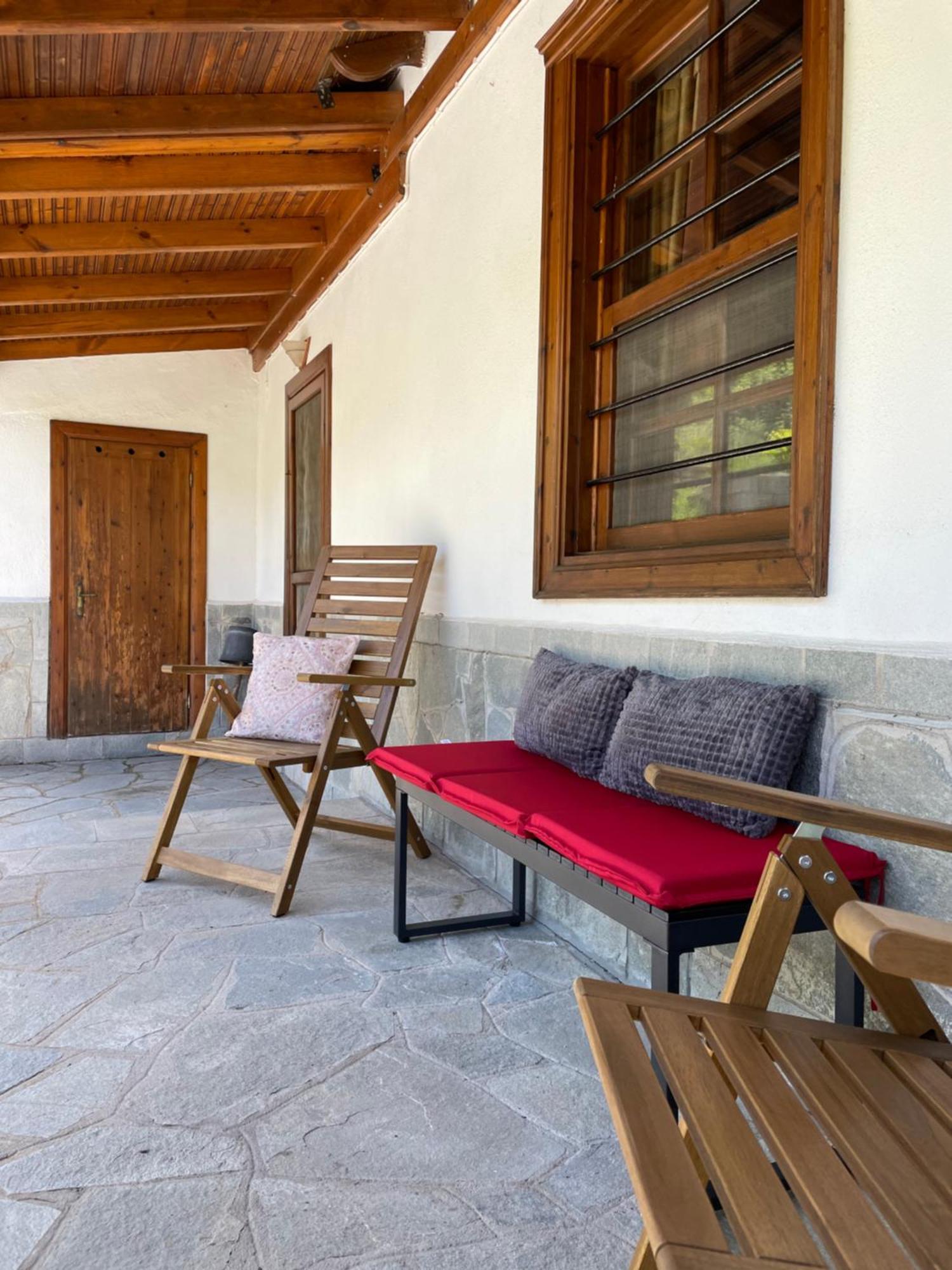 Lila'S Guest House Mikros Prinos Екстериор снимка